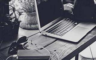 九游官网-法甲裁判误判后联盟纠正机制成效研判，法甲裁判被绊倒