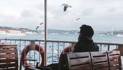 九游娱乐(jiuyou)官网-瓦伦西亚主场失利，球迷纷纷提出质疑，瓦伦西亚集锦