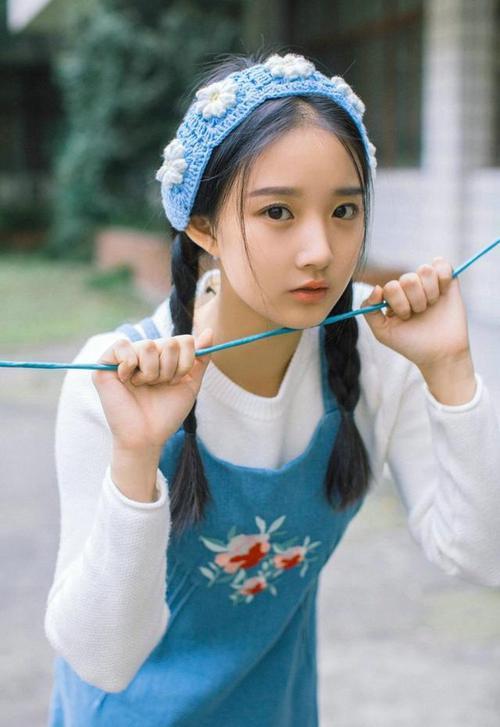 围棋国手走进宝安区孝德学校,与中小学围棋爱好者进行指导棋对弈