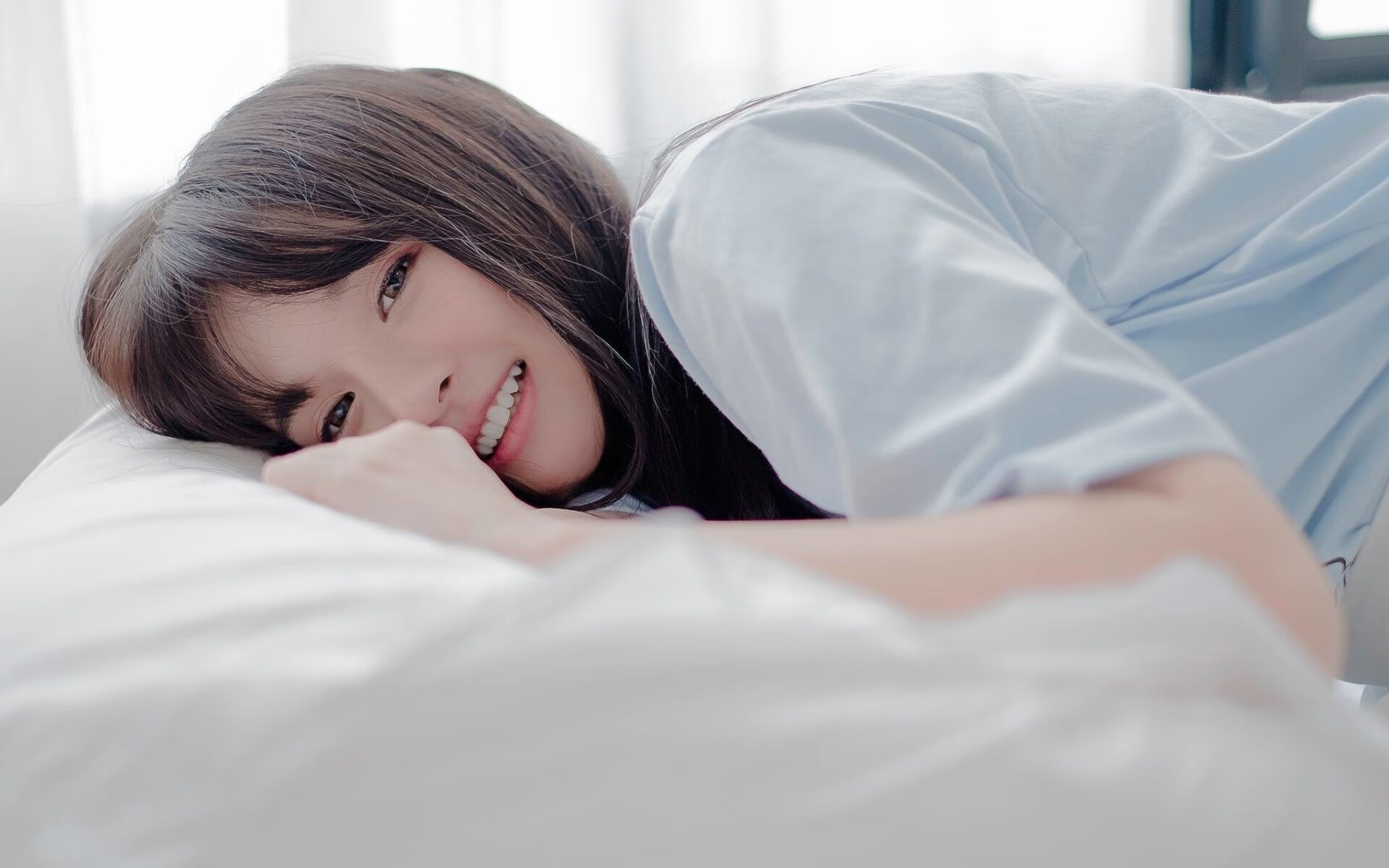 拜仁重点布置边路传中,战术多变故意制造空档,拜仁常用阵型